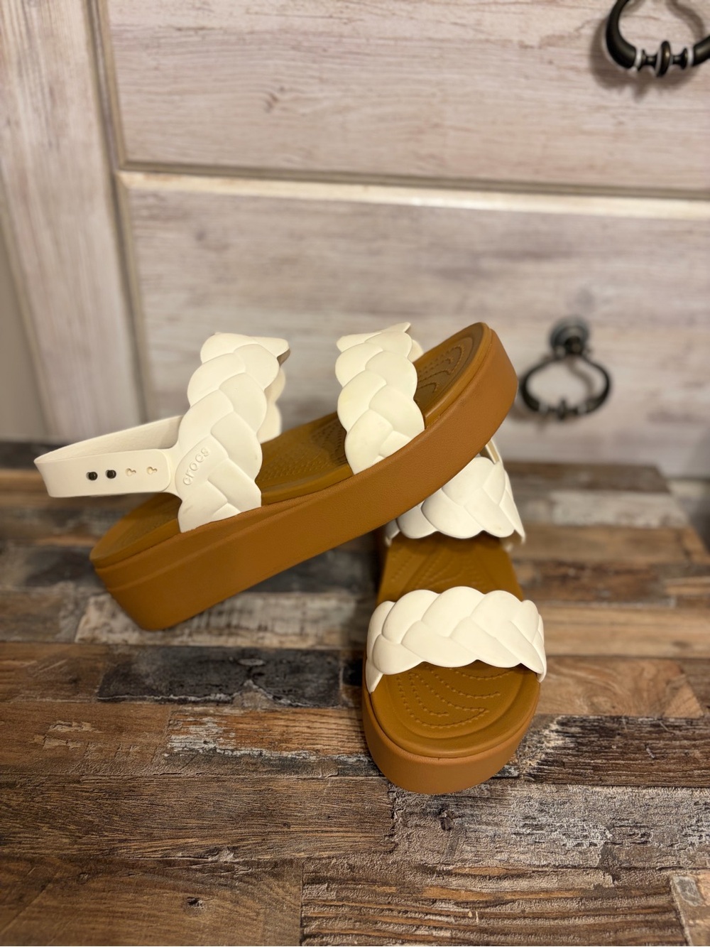 CROCS| Brooklyn Woven Low Wedge Sandals size 10